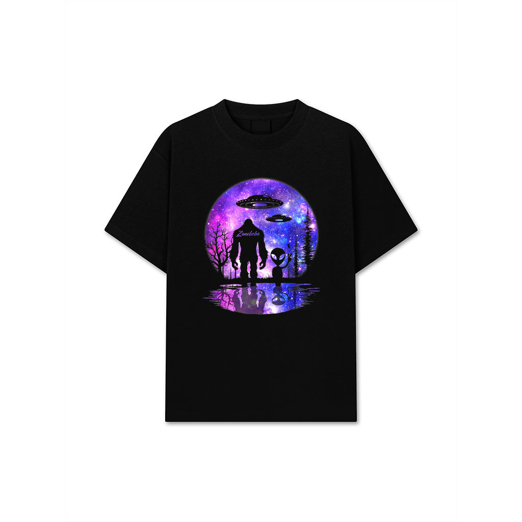 Alien And Bigfoot Full Moon Sasquatch UFO T-Shirt