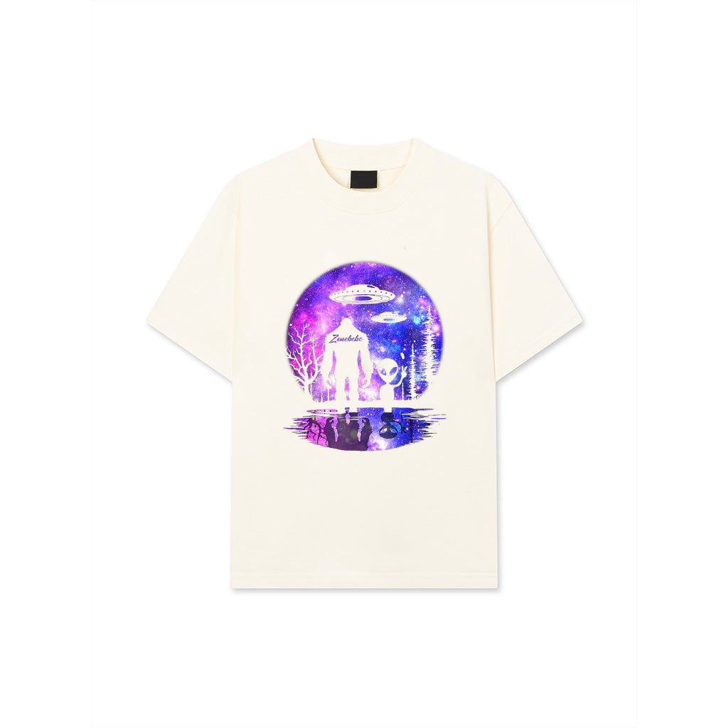 Alien And Bigfoot Full Moon Sasquatch UFO T-Shirt