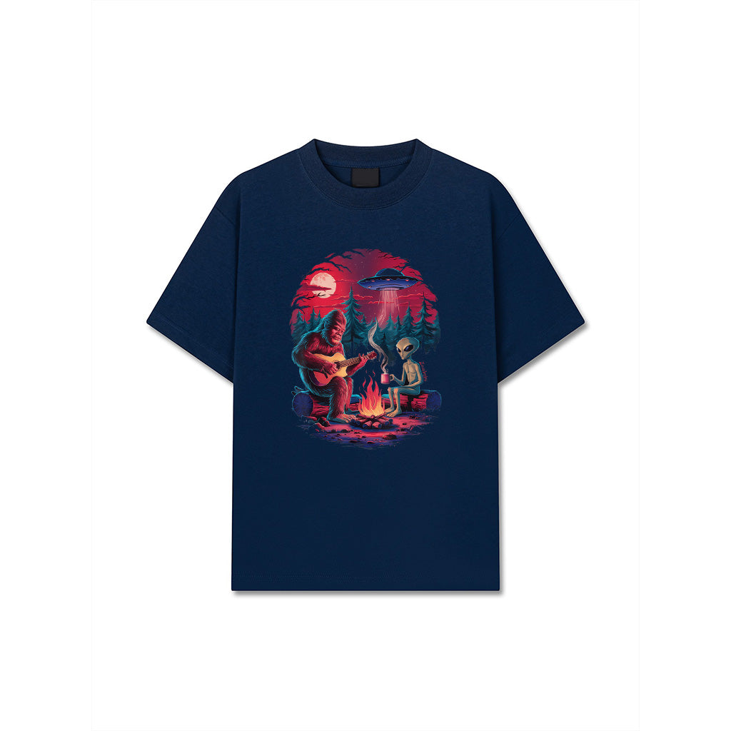 Funny Alien And Bigfoot Campfire Moon UFO Adventure Hiking T-Shirt